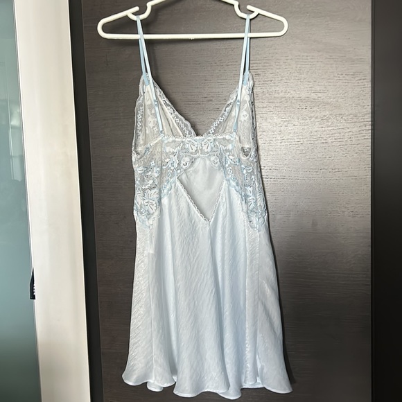 Light blue night gown size M - Picture 6 of 9